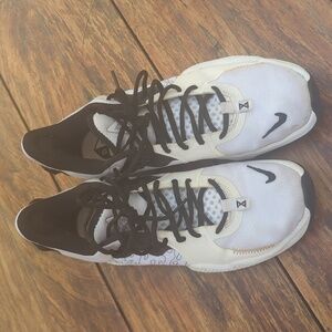 Nike Paul George basketball shoe Mens Size 10 Black White